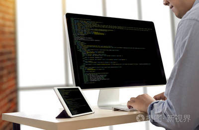 工作筆記本計算機移動應(yīng)用軟件的開發(fā)人員團隊 軟件開發(fā)的關(guān)鍵要素